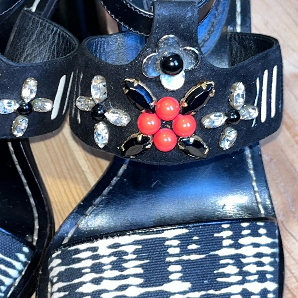 Louis Vuitton Embellished Suede and Leather Ankle Strap Sandals in Black Size 39 - Picture 2 of 11